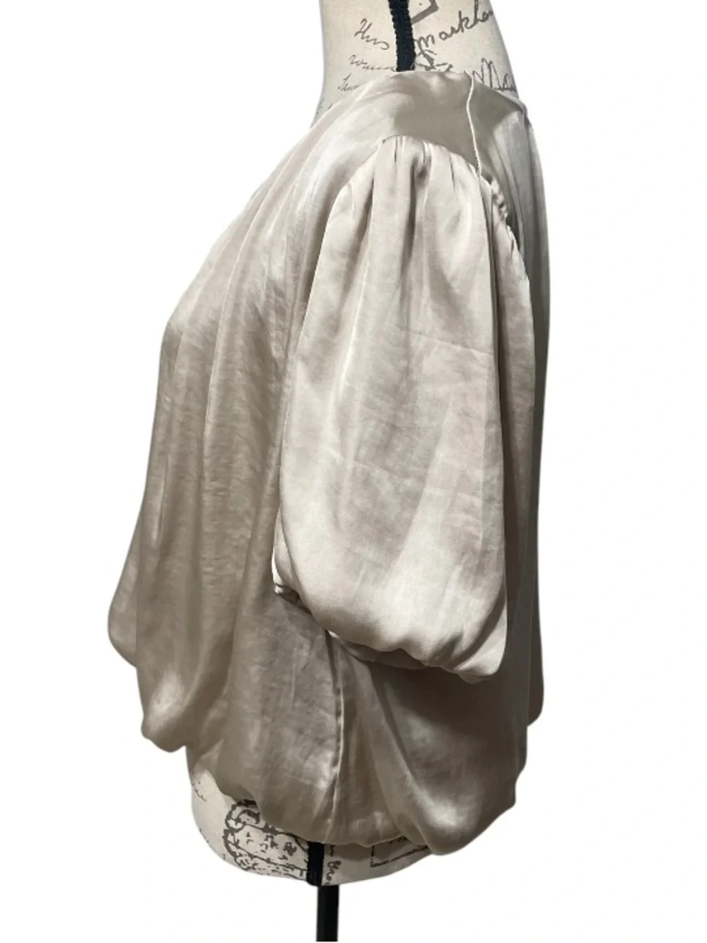 ASTR The Label Champagne Satin Puff Sleeve Blouse Size Large